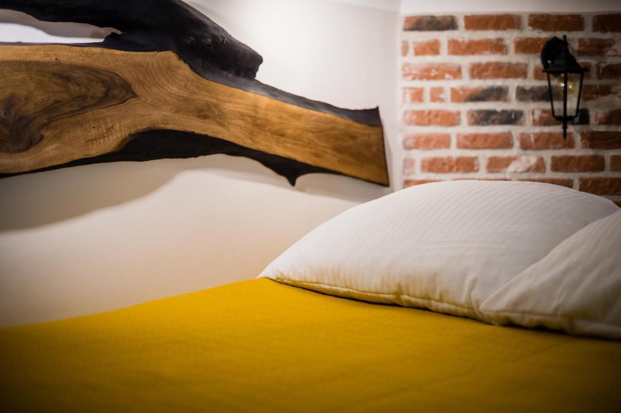 Studio Z Ogrodem Przy Starej Zajezdni Krakau Buitenkant foto