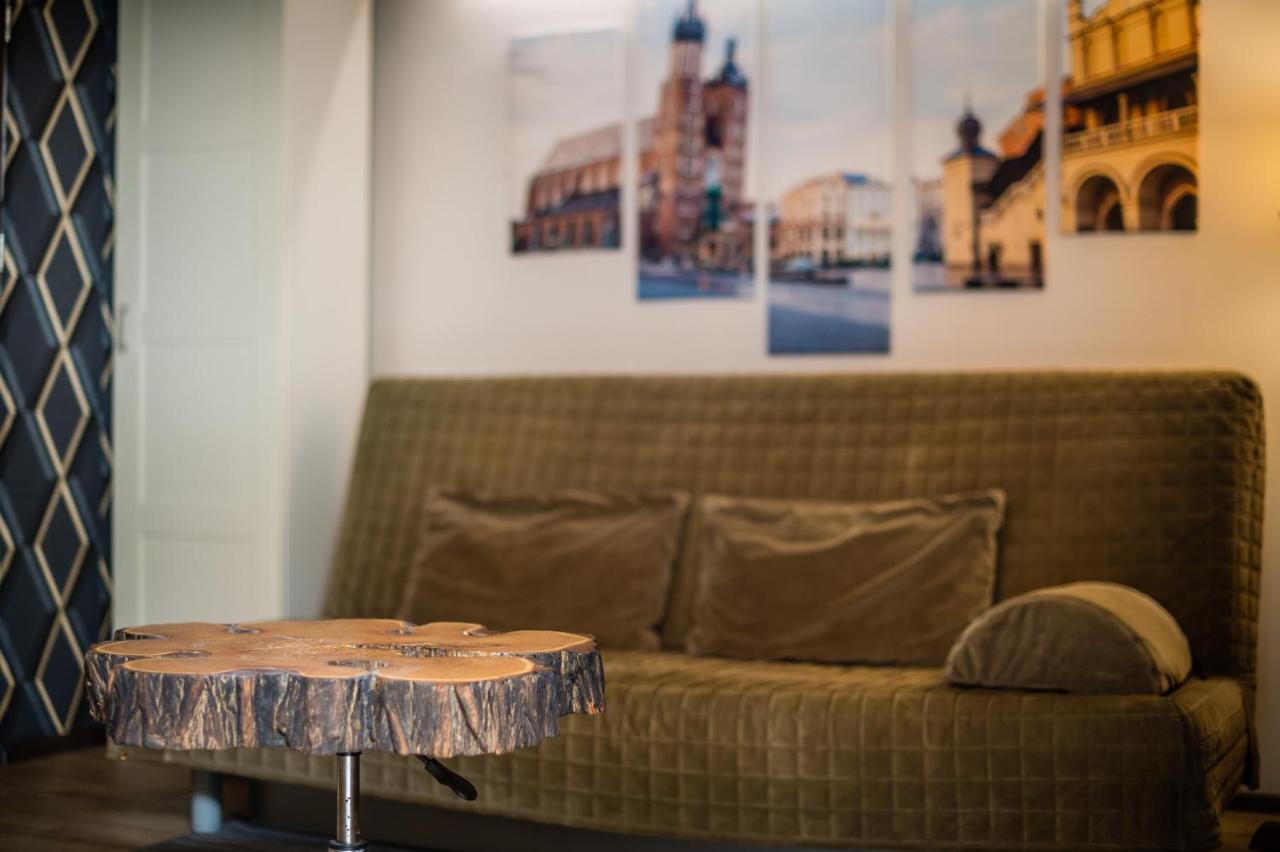 Studio Z Ogrodem Przy Starej Zajezdni Krakau Buitenkant foto