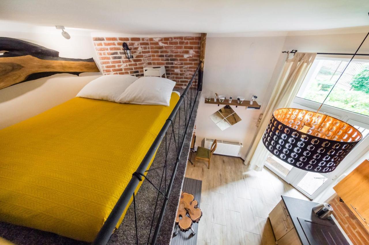 Studio Z Ogrodem Przy Starej Zajezdni Krakau Buitenkant foto