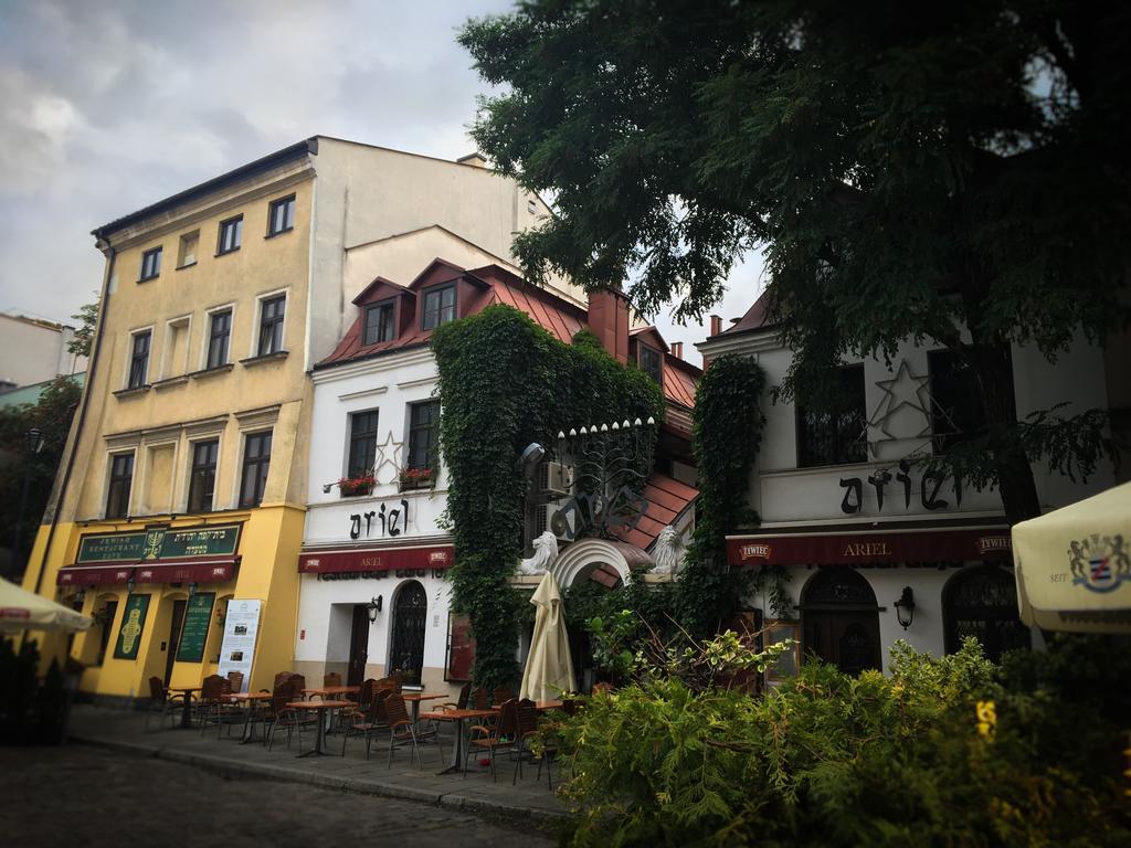 Studio Z Ogrodem Przy Starej Zajezdni Krakau Buitenkant foto