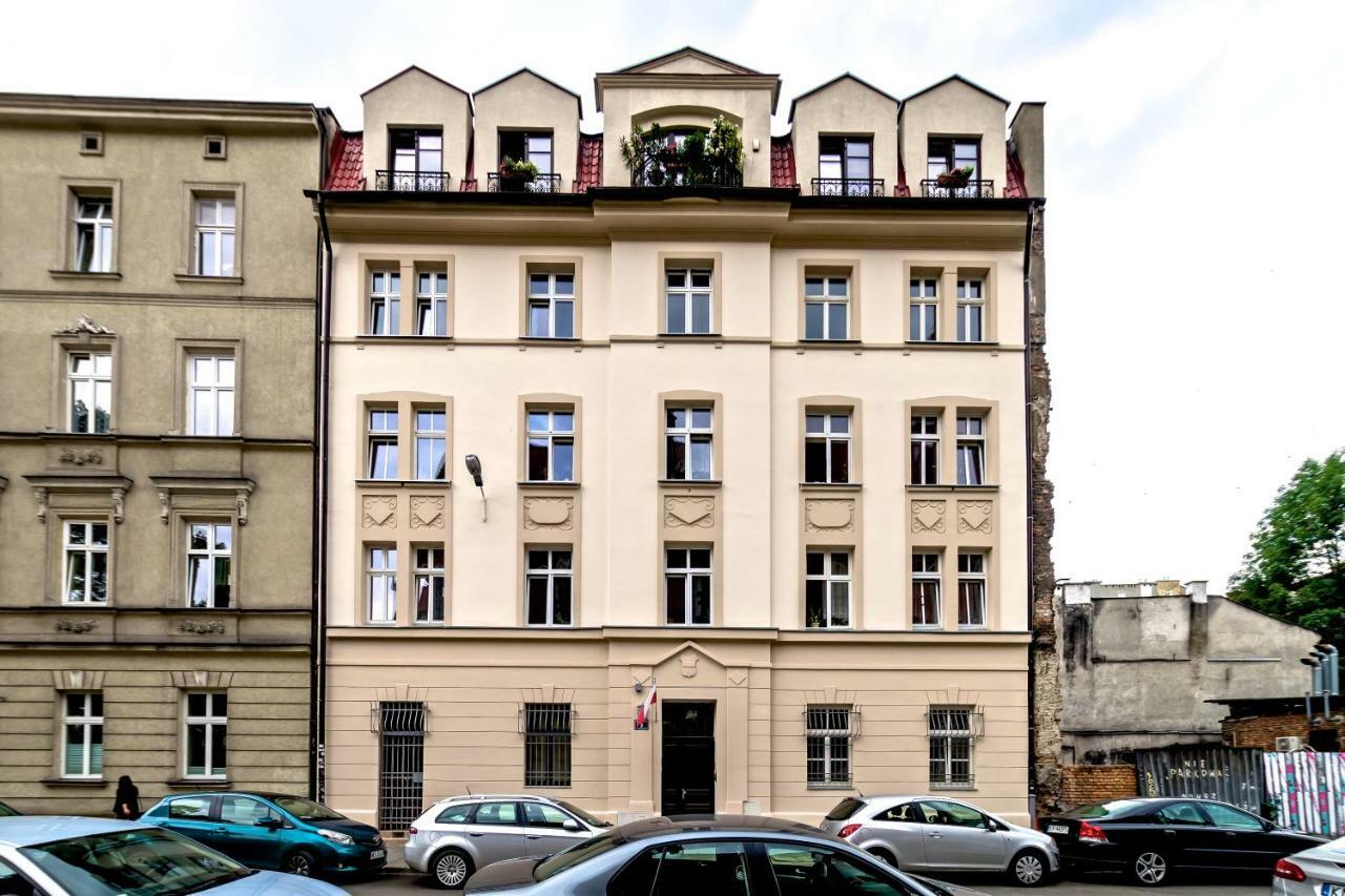Studio Z Ogrodem Przy Starej Zajezdni Krakau Buitenkant foto