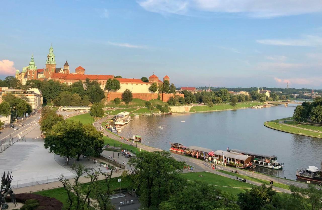 Studio Z Ogrodem Przy Starej Zajezdni Krakau Buitenkant foto